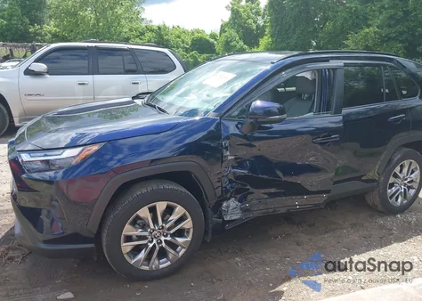 2024 Toyota Rav4 Xle Premium из США, поврежденный, VIN 2T3A1RFV4RW411404